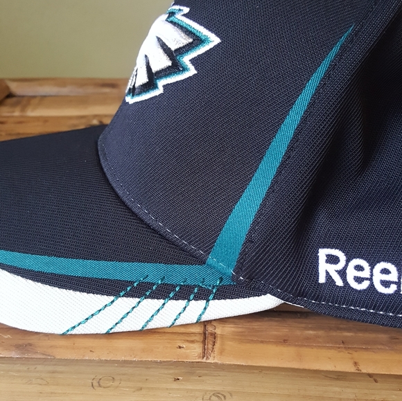 Philadelphia Eagles Reebok Hat - Picture 4 of 11